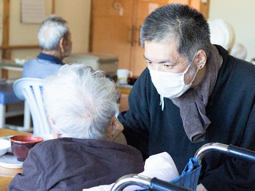 島の自然と人の良さに触れながら、家族のように過ごしています。