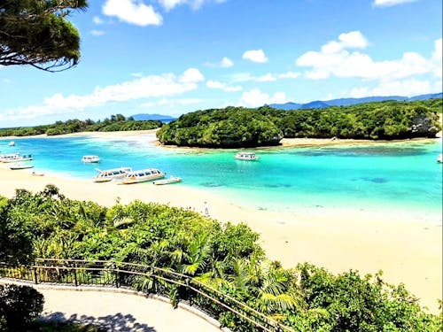 身近な観光スポット(川平湾)