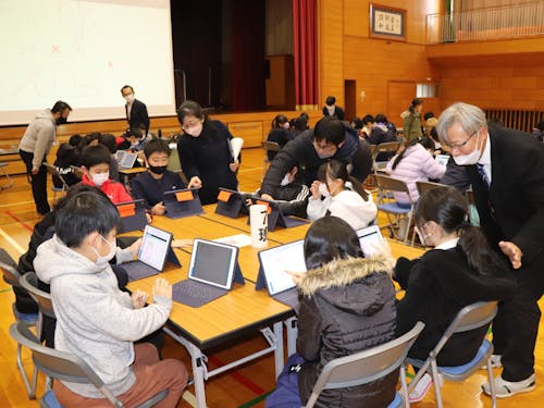 地元小学校で行った、データを使った交通安全教室