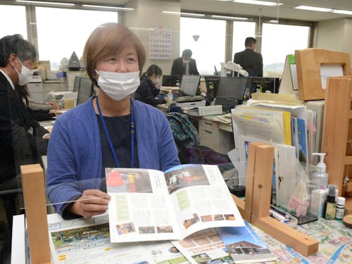 座談会に参加する伊那市の移住定住コーディネーターの藤井(私です!)
