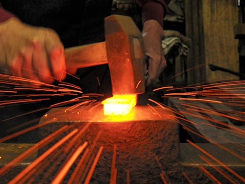 金属製品のものづくりで有名です