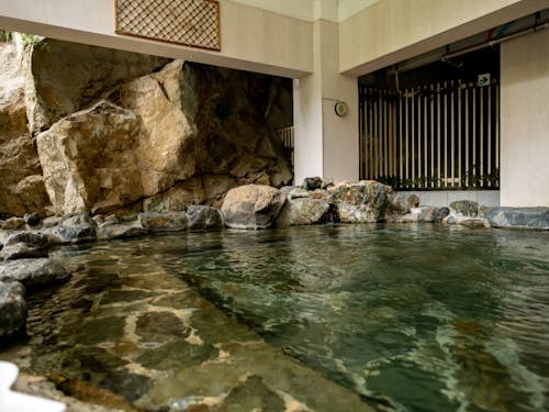 自慢の露天風呂をお楽しみください