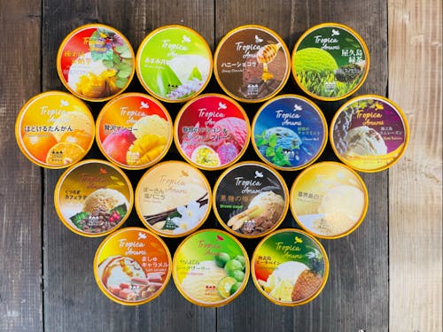 南西諸島の島々から素材を集めたカップジェラートは18種類。