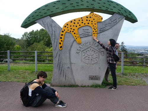 スタッフ3人の組織です。個性はバラバラ、でも、ちゃんとチームな職場です