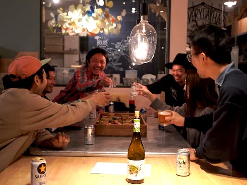 時には飲み交わすことで生まれるコミュニケーションも大切!