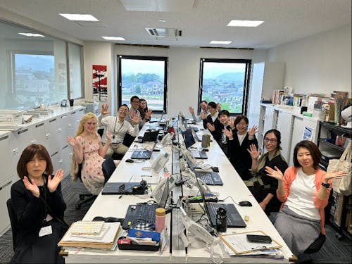 見晴らしもよく明るい事務所です