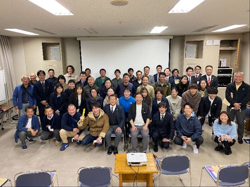 イツノマ主催のつの未来会議で町長をはじめ町の人たちと