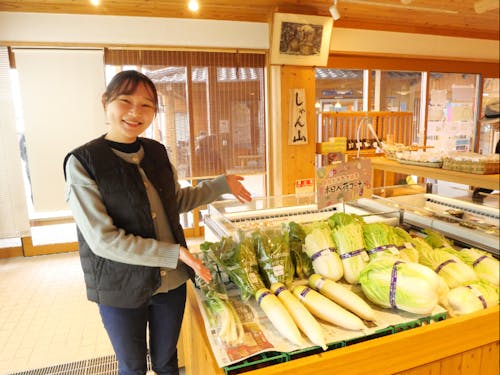 実際に働く大人の島留学生の様子