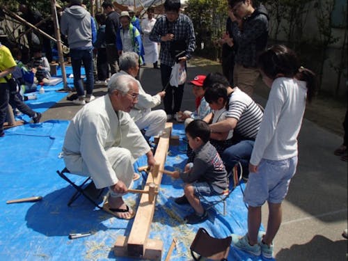 竹まつりの竹筆づくり