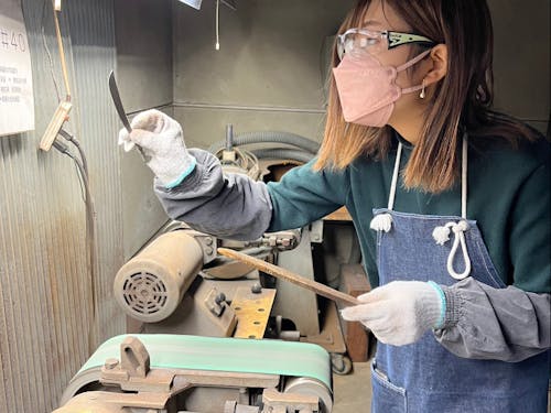 実際に鍛治を気軽に体験することもできます。