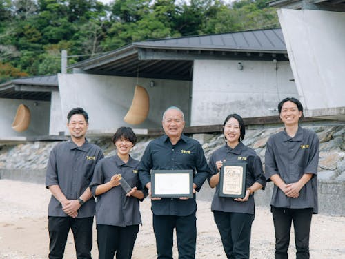 朗らかな島民に囲まれて暮らす社員たちはみんなどこか温かい。