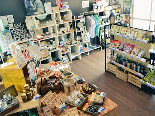 おきのえらぶ島観光協会の店内