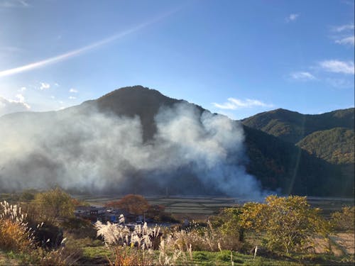 長和町の秋。一年を通して晴天率が高く、山あいの自然が豊かです。