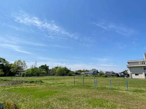 旧生板小学校の校庭はキャンプサイトとしても活用できそうです