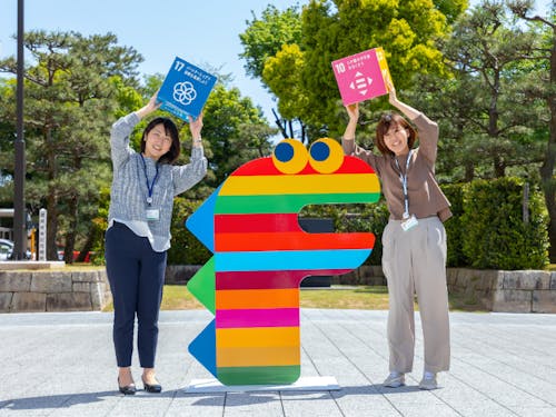 福井県のSDGs推進のシンボル「ジュナナ」と一緒に