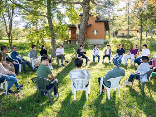 多様な経歴の参加者とチームを組んで取り組む