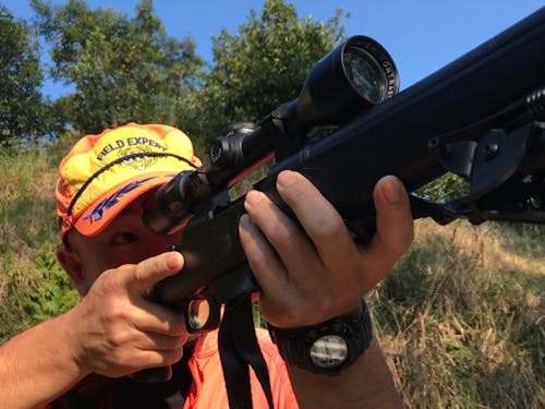 有害鳥獣から農作物を守ります。