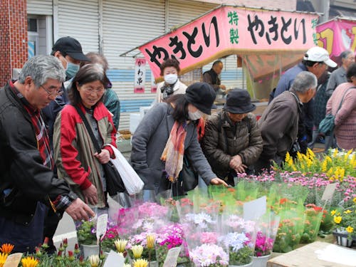 毎年春と秋に開催される「花泉互市」