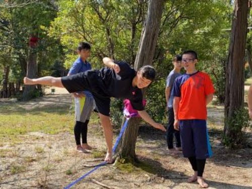 自然の中でのスラックライン(R4の様子)