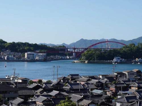 部屋から音戸の瀬戸を一望できる眺め