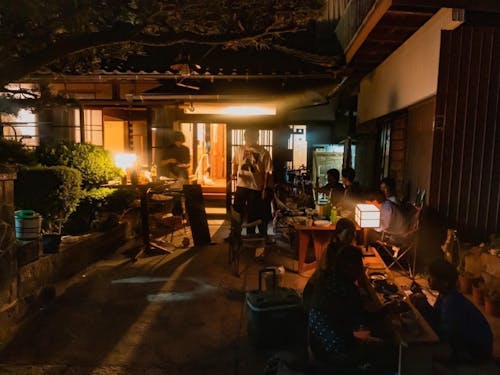 夜はBBQや鍋を食べながらダイアログ