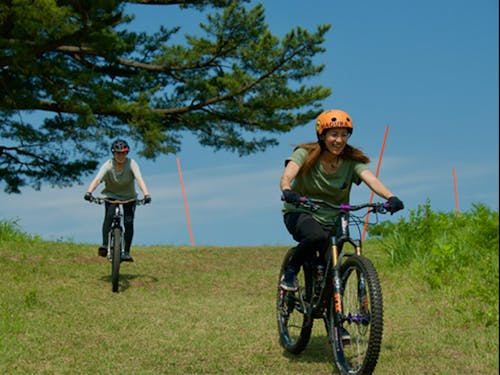 神鍋高原を自在に駆け巡るマウンテンバイク。レンタルも完備!!