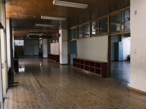 廃校となっている那須町旧大沢小学校の利活用を進めています