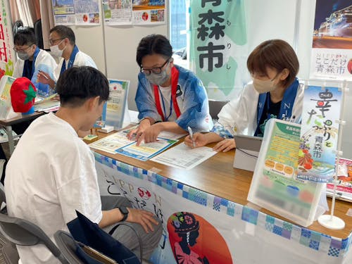 首都圏での移住相談会のようす。青森の魅力や生活をお話しました