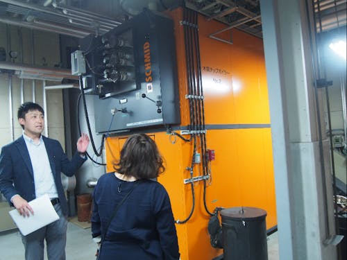 木材を余すことなく使っており、木端はバイオマスボイラーの燃料に。熱供給の資源になるのです