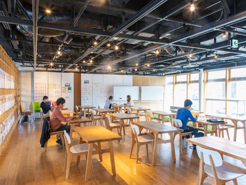 海の近くのシェアスペースで仕事もできます