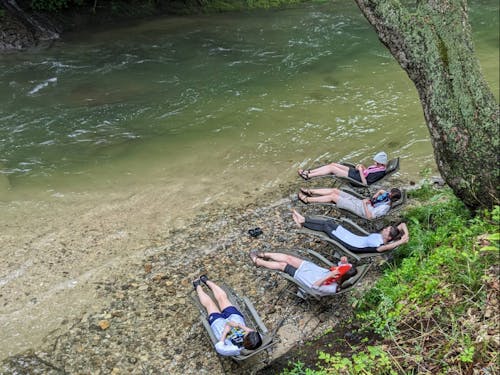 大自然の中でのテントサウナが大人気