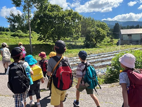 小学生の子たちが、自分たちで企画して実行した"集落ピクニック"