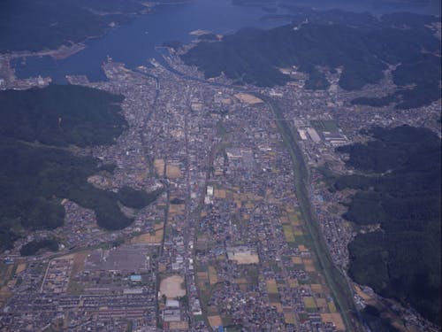 多くの事業所、海上保安庁、自衛隊などが立地し、多様な仕事があります！