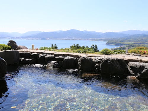 絶景が魅力の日帰り温泉「黄波戸温泉」
