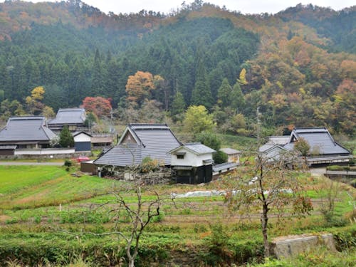 里山や農村で古民家住まいも叶う