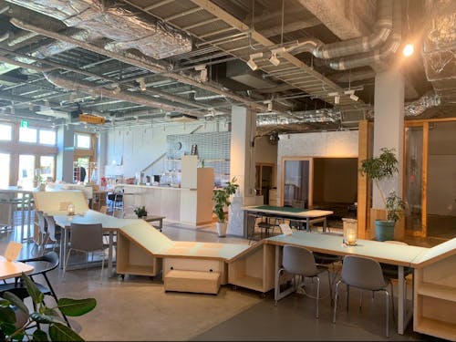 会場のカイコーの内観（大学生は平日利用無料）