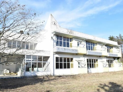 廃校となっている那須町旧大沢小学校の利活用を進めています