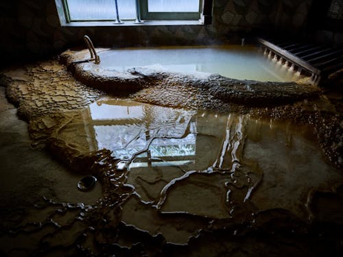 美郷町の温泉は美肌成分を豊富に含んでいる。