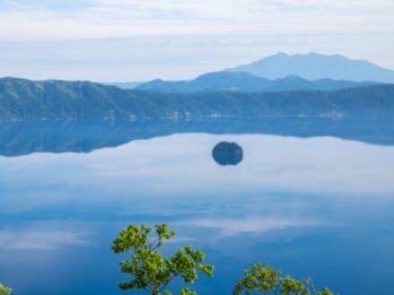 北海道　第一展望台から望むきりの摩周湖