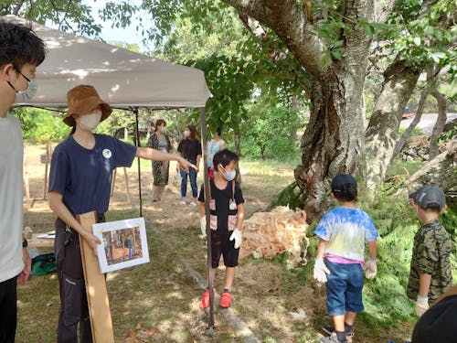 屋外での木育活動実施の様子
