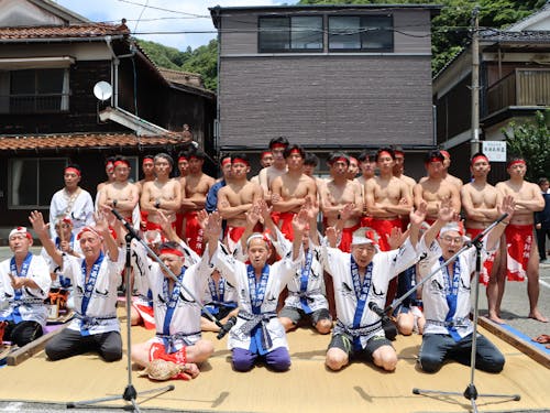 地域伝承の鯨唄を奉納