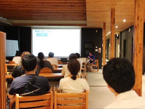 下川町の応援してくれる風土を生かした、半年に一度のシモカワベアーズ活動報告会の様子。たくさんの町民が応援に駆けつけた。