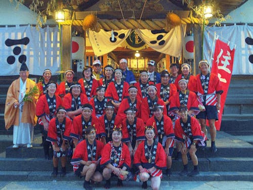 昨年の女神輿の担ぎ手の方々