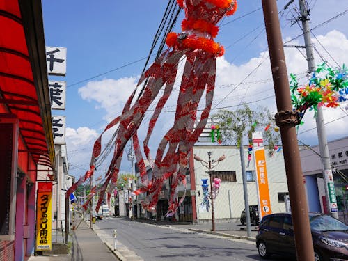 昔ながらの商店街が息づく町