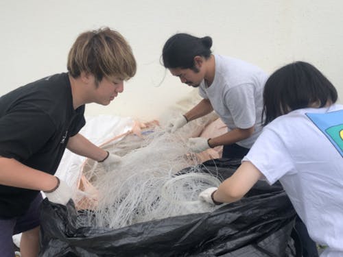 袋の詰め替え作業や分別など泥臭く事業を作ります