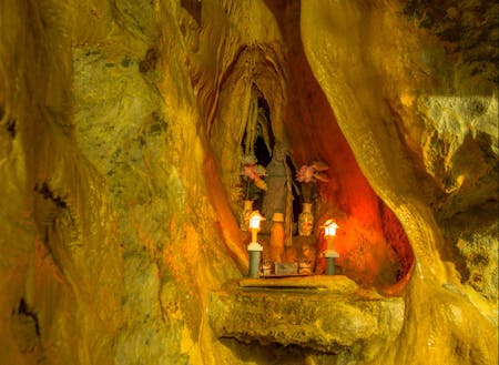 日本最古の鍾乳洞である「幽玄洞」