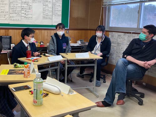 異文化交流会。ドキドキしながら自分の意見を伝えます。