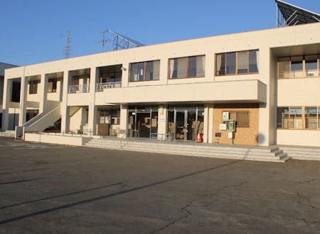 活動場所の小野町教育委員会の建物です。