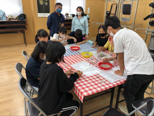 地域の中で子ども達を育てる環境があるのも島の特徴の一つです。
