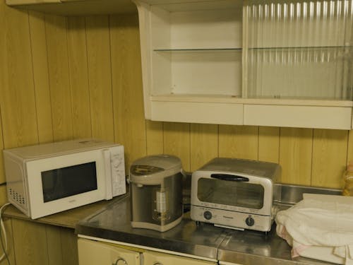 台所に残っている家電はまだ使用できる物。新生活にはうれしい。